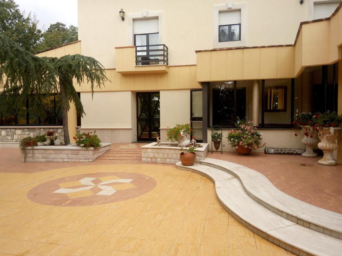 Hotel Al Querceto Tocco Caudio Екстериор снимка
